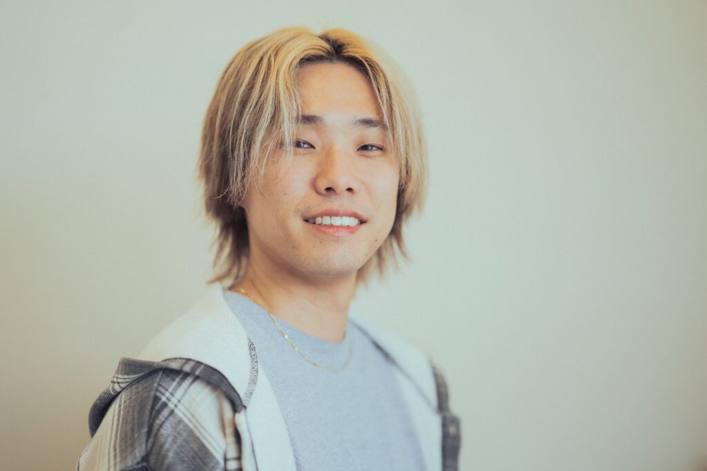 男性スタッフ紹介写真